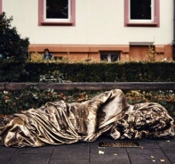 Statue des letzten Obdachlosen in Basel